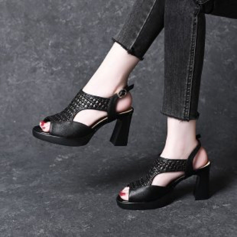 🔥【35-40】👡Sandale de vară cu toc plat, vârful deschis cu talpă groasă și toc plat, cu gura de pește. (înălțimea tocului 5/7 cm)