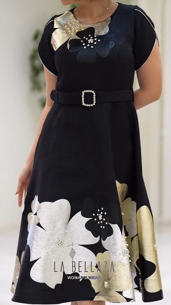 aceasta este o rochie frumoasa