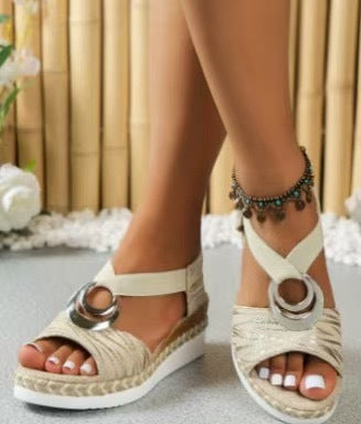 🎀👡【36-43】Sandale de vară noi la modă cu toc plat, mărime mare cu talpă groasă.